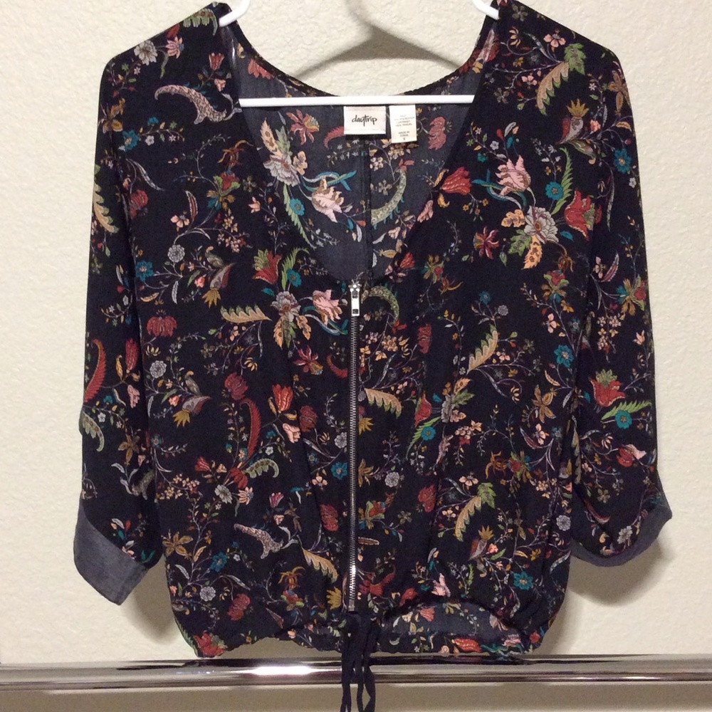 Daytrip zip up floral kimono
